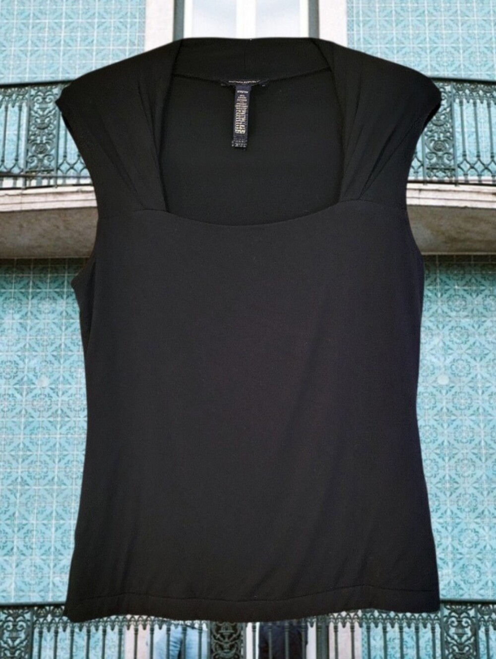 Banana Republic Stretch Black Pleated Cap Sleeve Square Neck Top. Sz. L